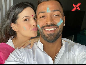 Holi 2020: Hardik Pandya and fiance Natasa Stankovic look adorable as they celebrate their first Holi together